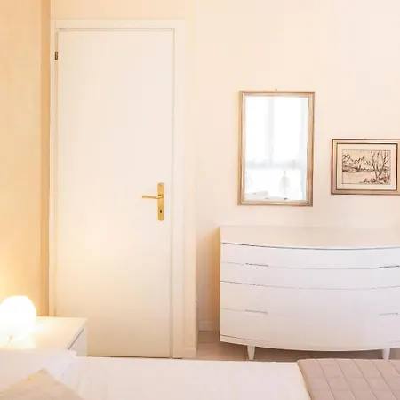 Elena - Free Secure Parking - Center - Pool - View